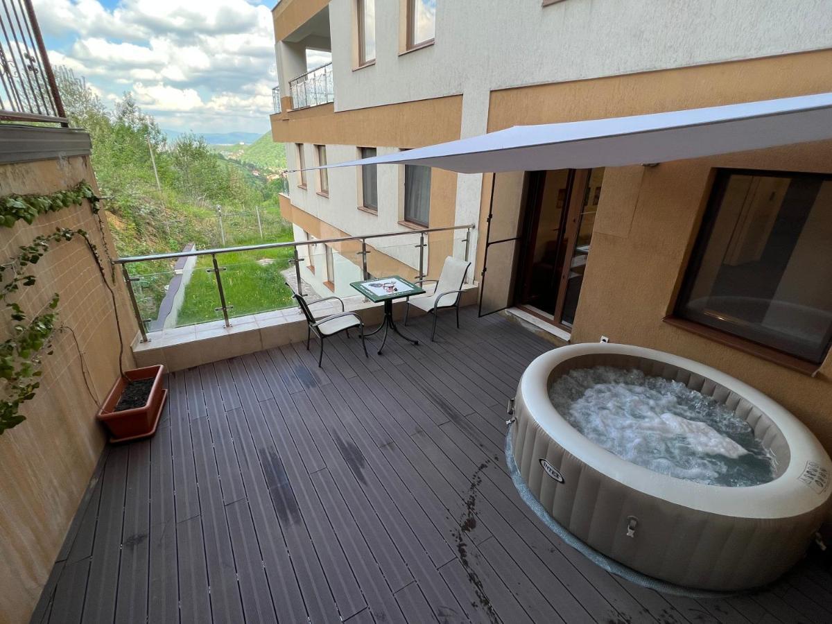 Coroni Studio With Jacuzzi Braşov Eksteriør billede