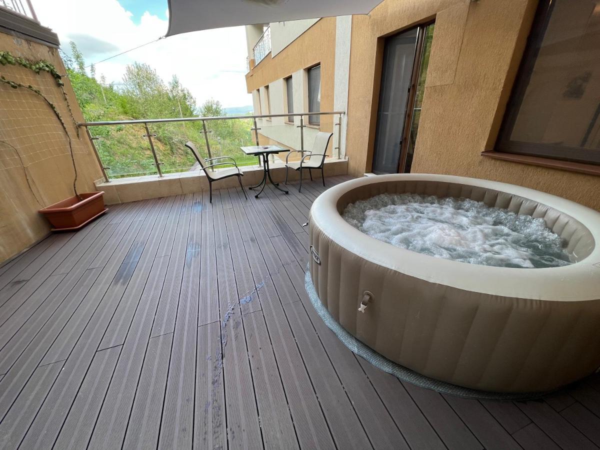 Coroni Studio With Jacuzzi Braşov Eksteriør billede