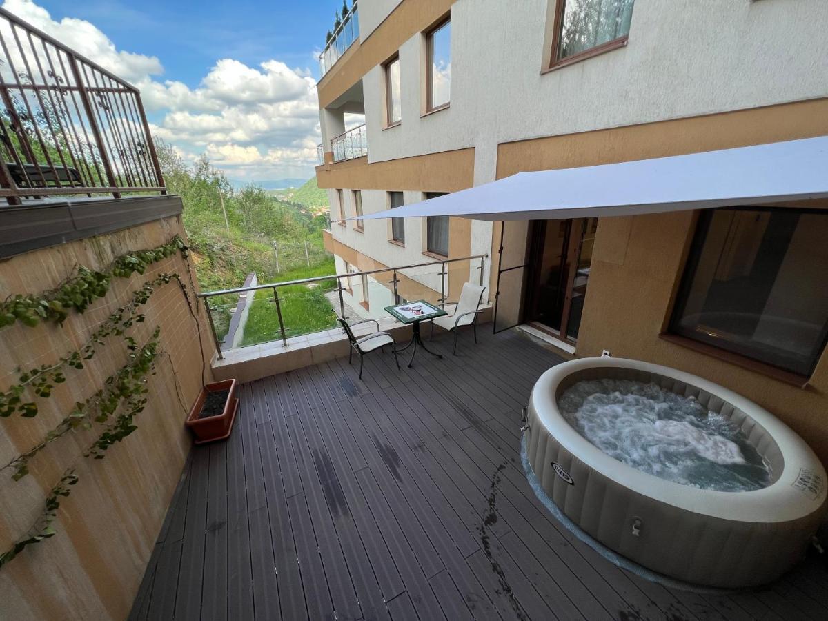 Coroni Studio With Jacuzzi Braşov Eksteriør billede
